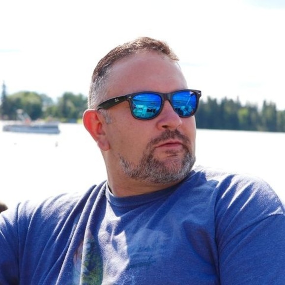 Meet your Posher, Chris - Picture 1 of 1